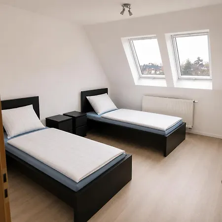 Appartement 5 Bett Monteurwohnung In Atzendorf, *