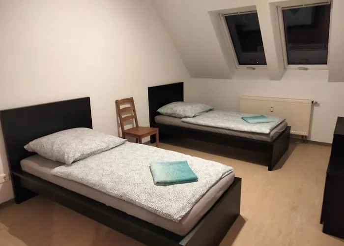 Lägenhet 5 Bett Monteurwohnung In Atzendorf,